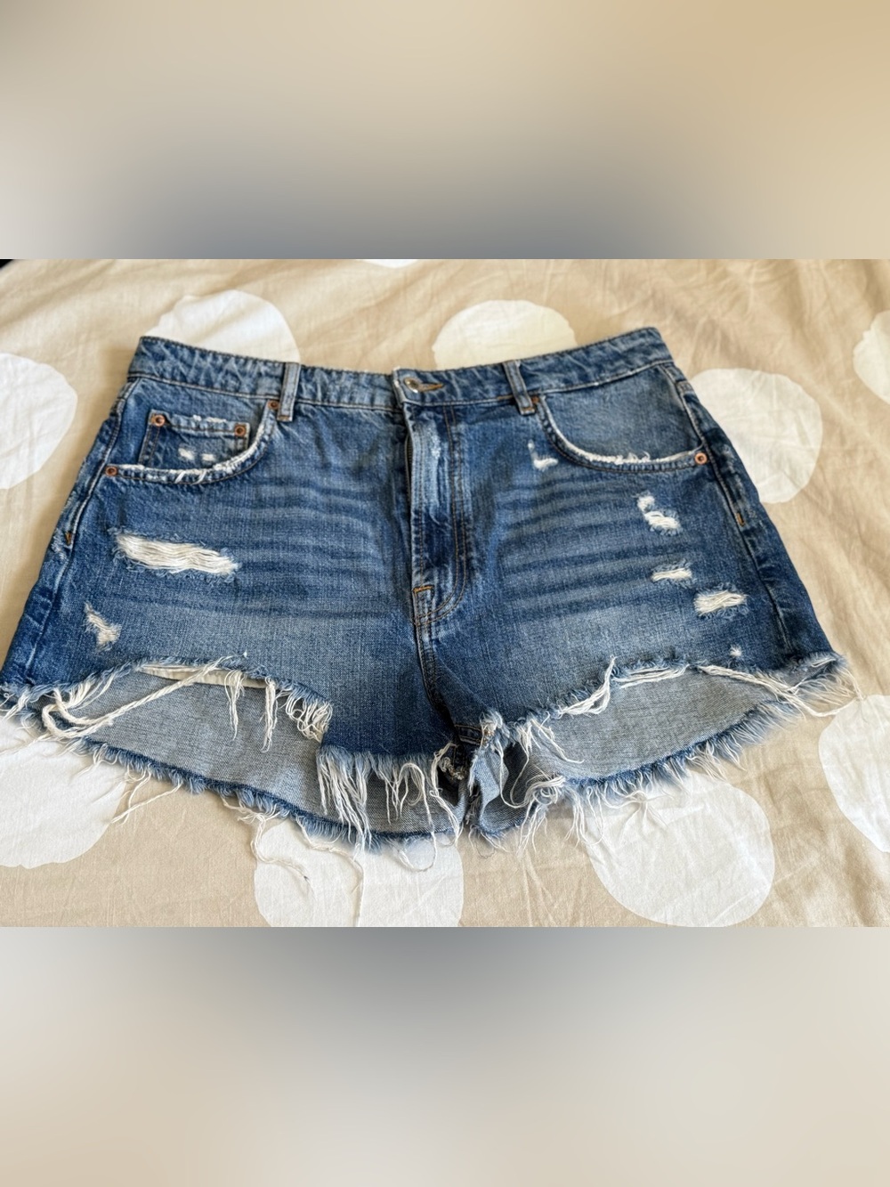 Zara Distressed Blue Denim Jean Shorts - Picture 3 of 3